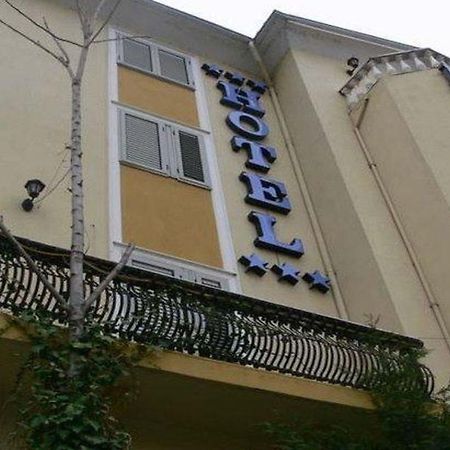 Art Hotel Nirvana Тирана Екстериор снимка