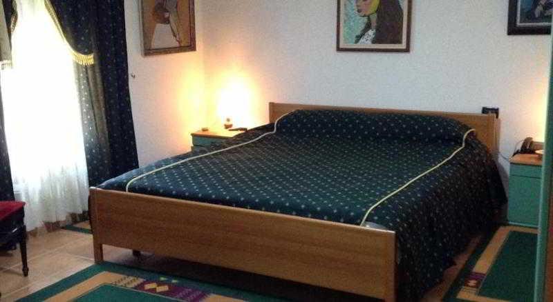 Art Hotel Nirvana Тирана Екстериор снимка
