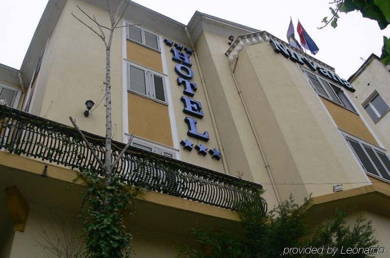 Art Hotel Nirvana Тирана Екстериор снимка