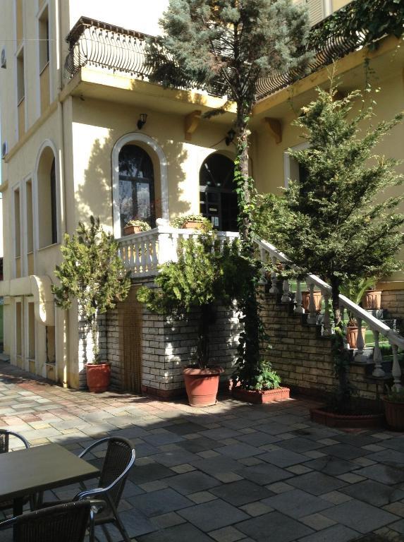 Art Hotel Nirvana Тирана Екстериор снимка